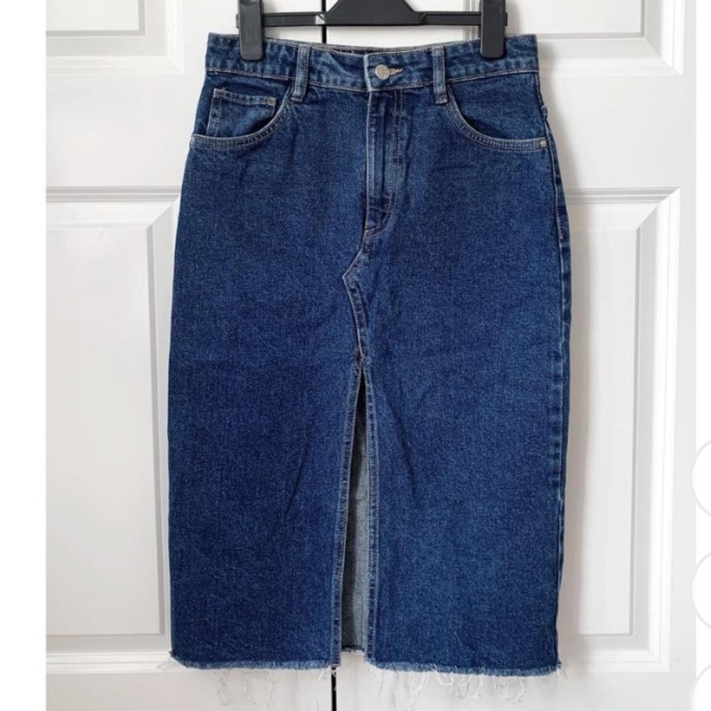 ZARA DENIM MIDI SKIRT WITH FRINT SLIT - Picture 2 of 4